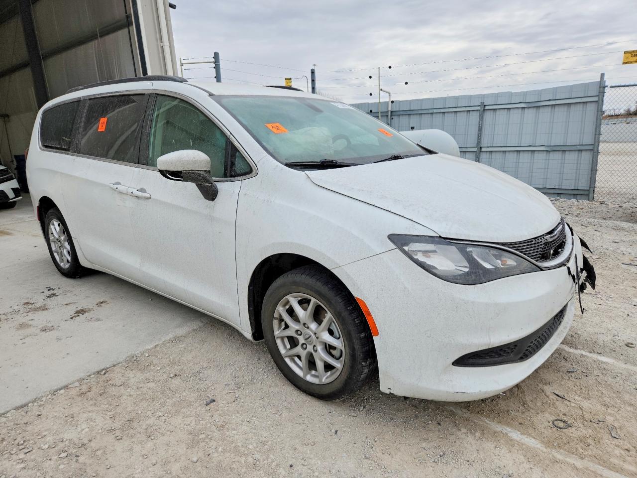 2021 Chrysler Minivan VIN 2C4RC1DG3MR551806 photo 4