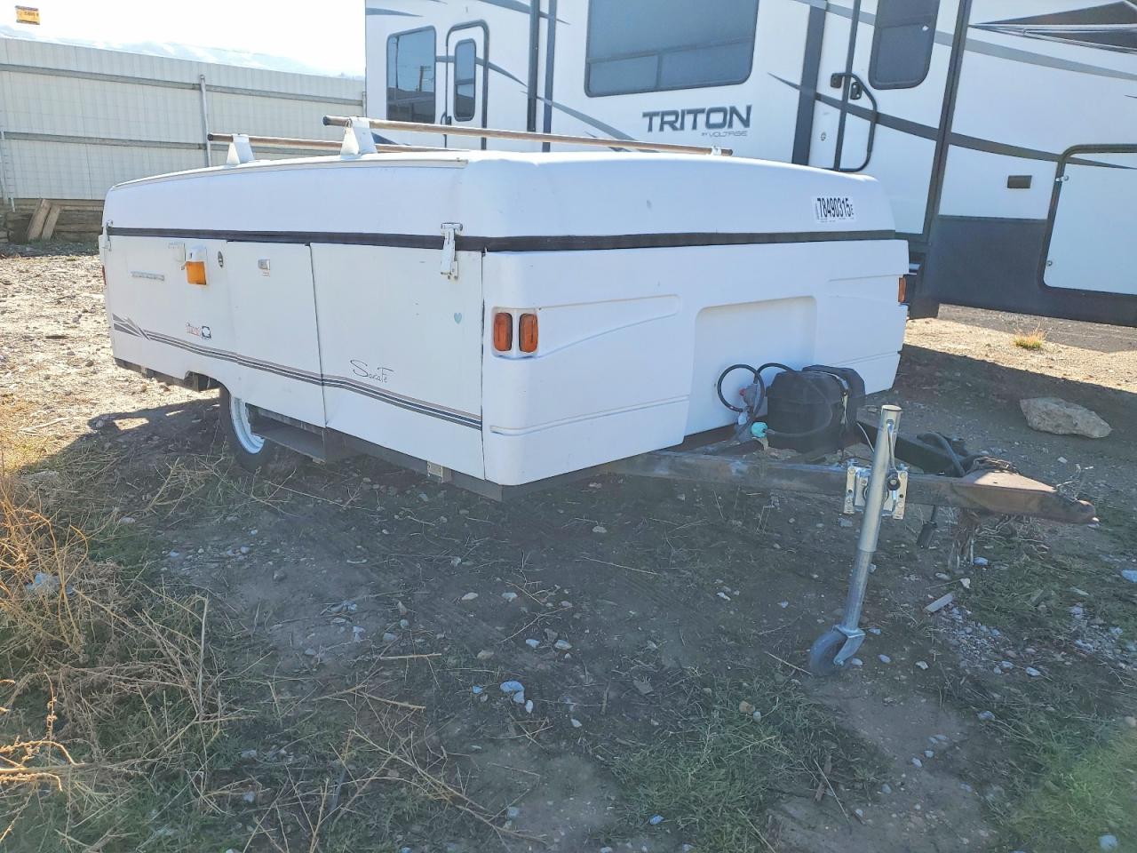 2001 FLEETWOOD Trailer VIN 4CP689F1617204853 photo 1