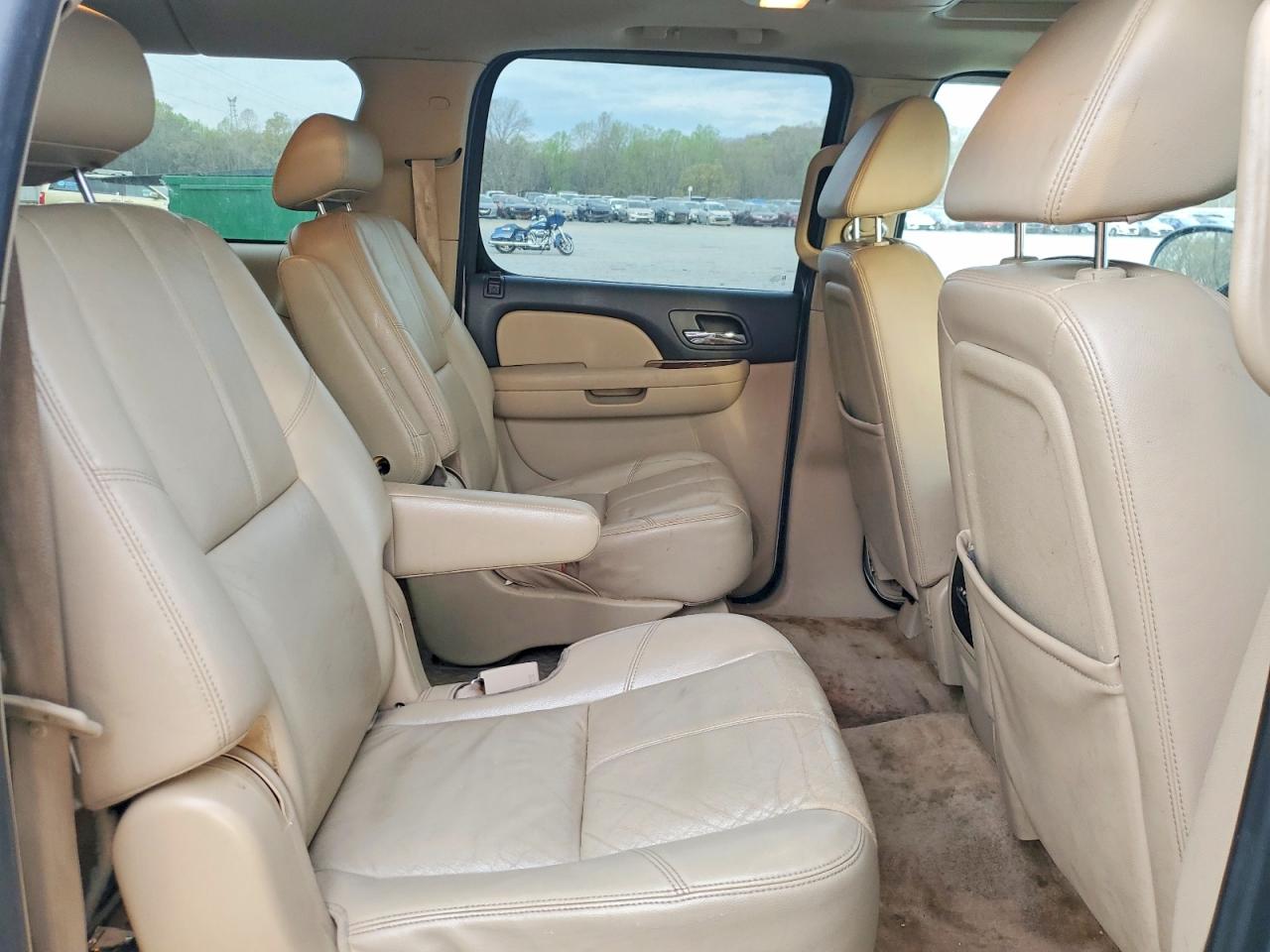 2008 CHEV Suburban VIN 3GNFK16388G197672 photo 11