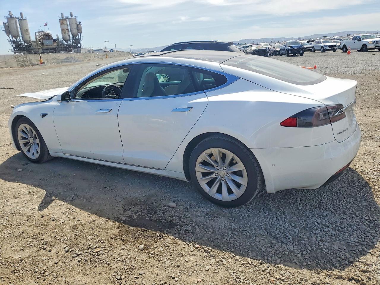 2017 TESLA Model s VIN 5YJSA1E22HF199068 photo 2