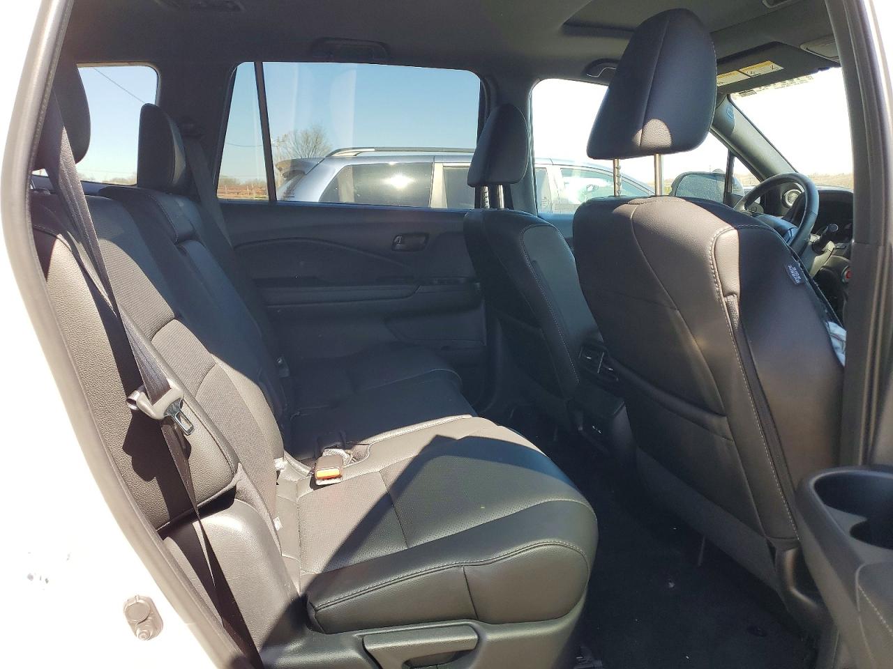 2024 HONDA Passport VIN 5FNYF8H55RB011719 photo 11
