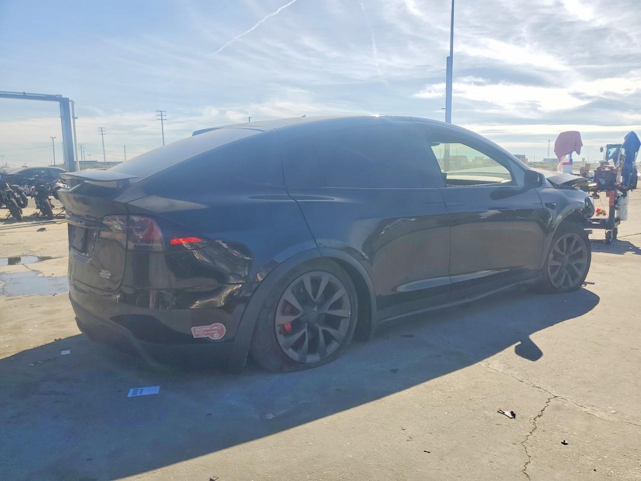 2024 Tesla Model x VIN 7SAXCBE69RF437446 photo 3