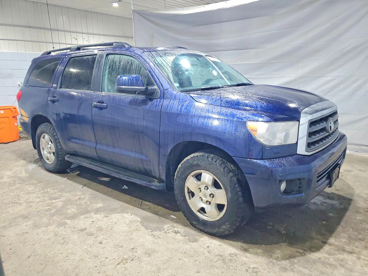 2010 Toyota Sequoia VIN 5TDBY5G17AS026980 photo 4