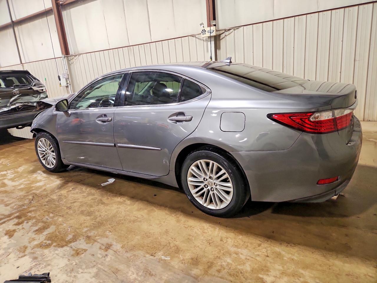 2013 Lexus ES350 VIN JTHBK1GG9D2068253 photo 2