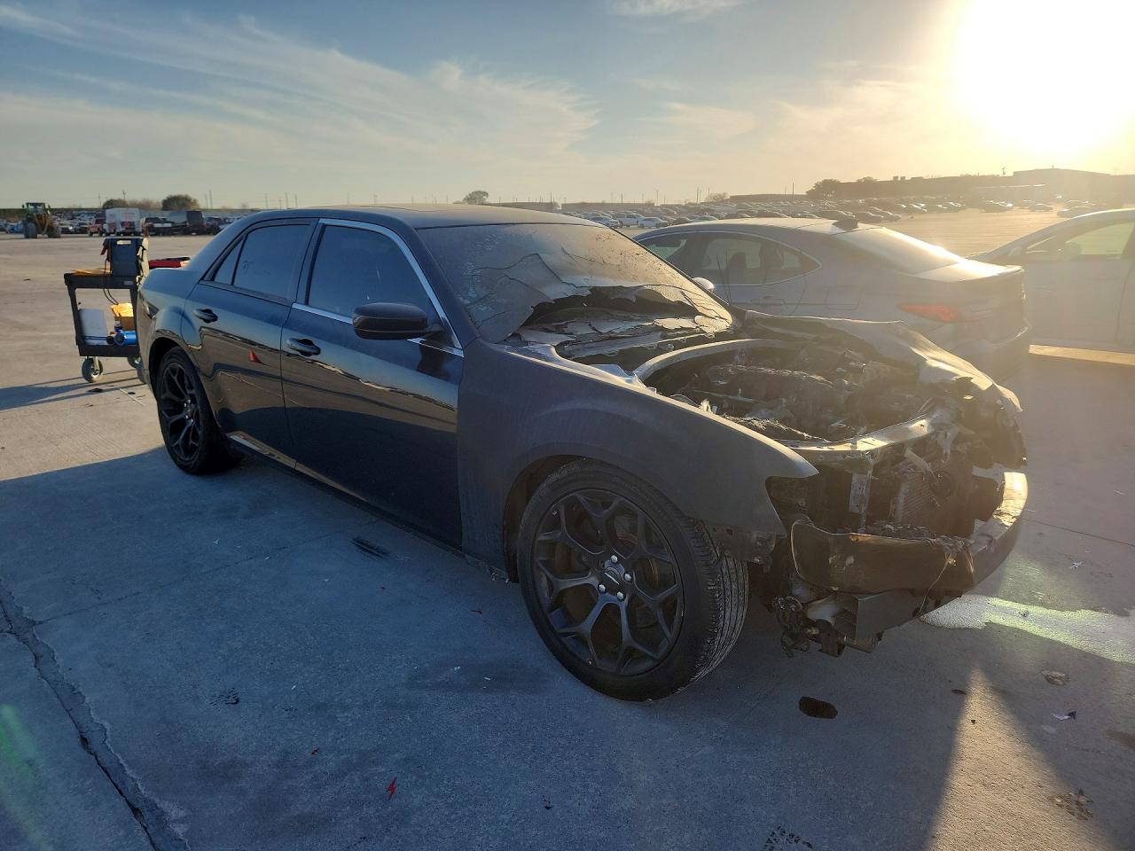 2013 Chrysler 300 VIN 2C3CCABT7DH635286 photo 4