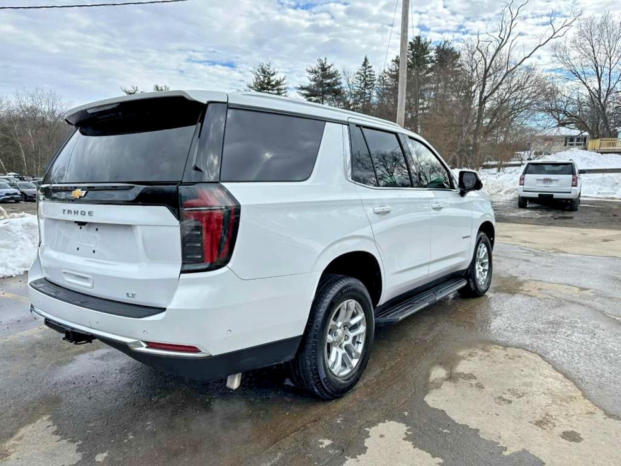 2025 Chevrolet Tahoe VIN 1GNS6NRD0SR327465 photo 3