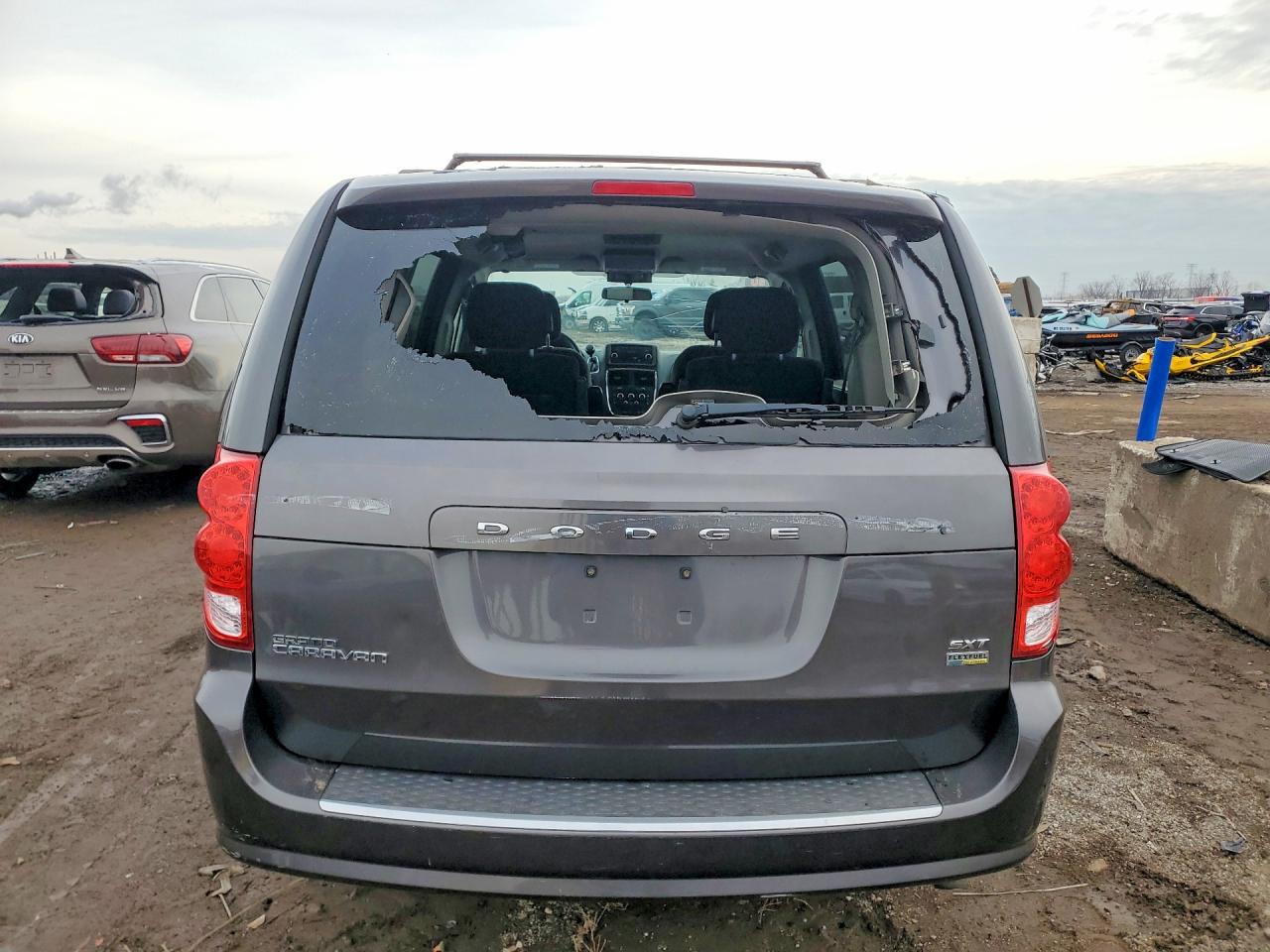 2015 Dodge Caravan VIN 2C4RDGCG8FR540692 photo 6