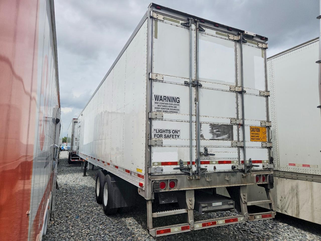 2016 UTIL Trailer VIN 1UYVS2485GM526026 photo 3