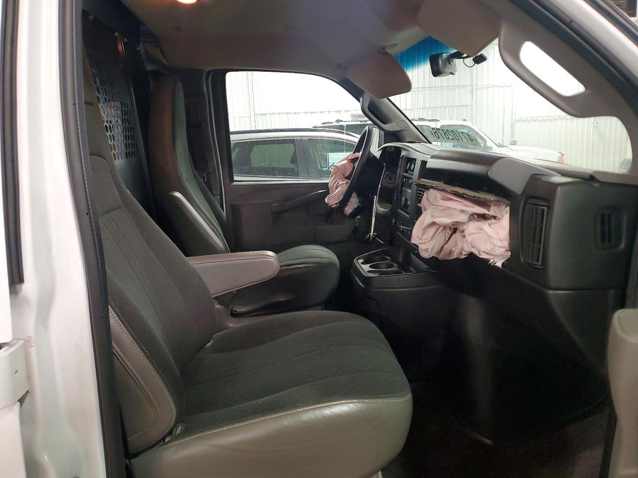 2022 CHEVROLET Express VIN 1GCWGAFP0N1223060 photo 11
