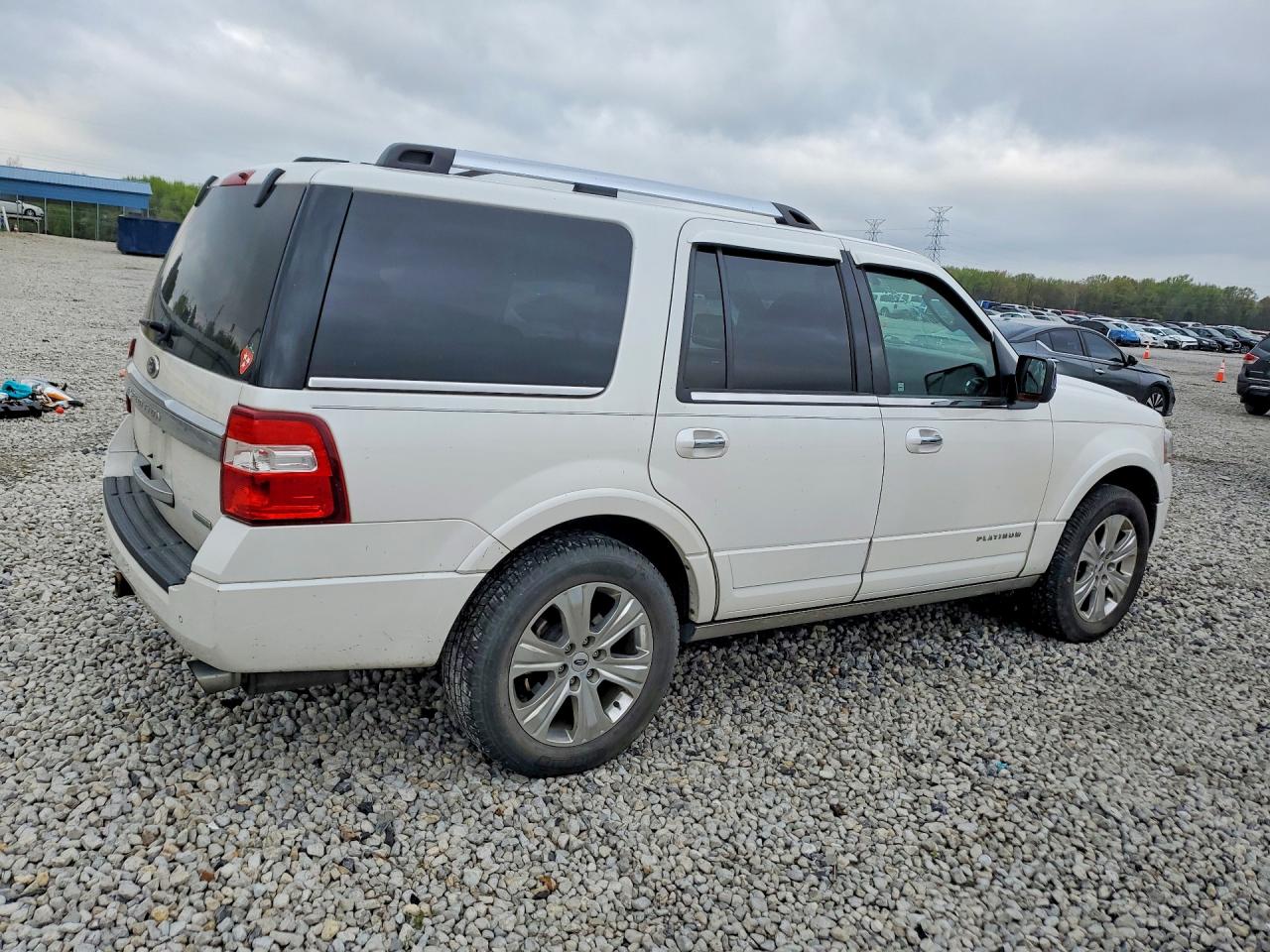 2015 Ford Expedition VIN 1FMJU1MT1FEF00937 photo 3