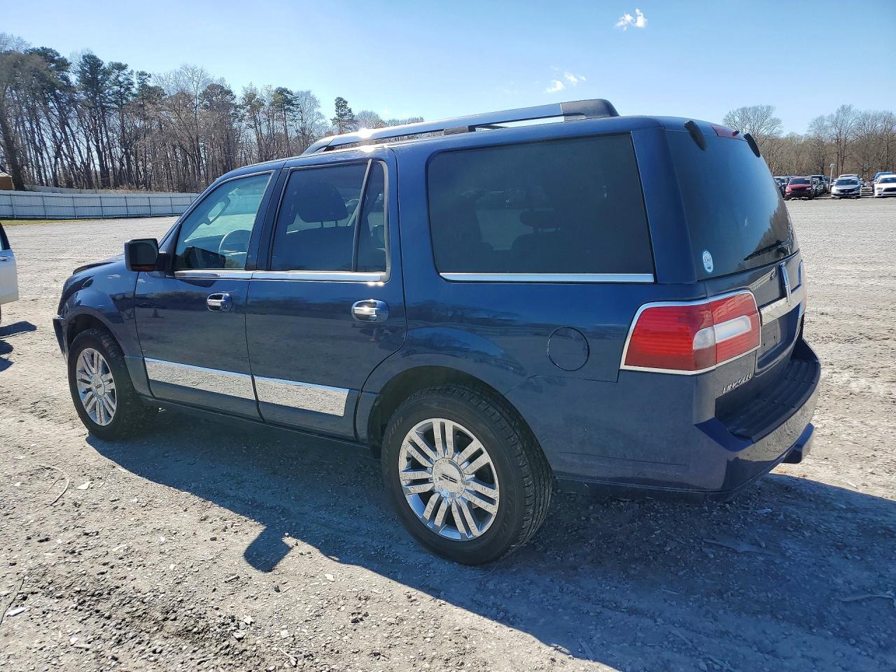 2007 LINCOLN Navigator VIN 5LMFU27547LJ25175 photo 2