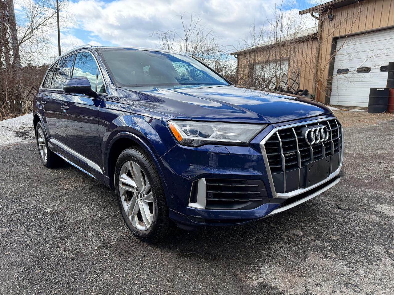 2021 Audi Q7 VIN WA1AXAF70MD010157 photo 2