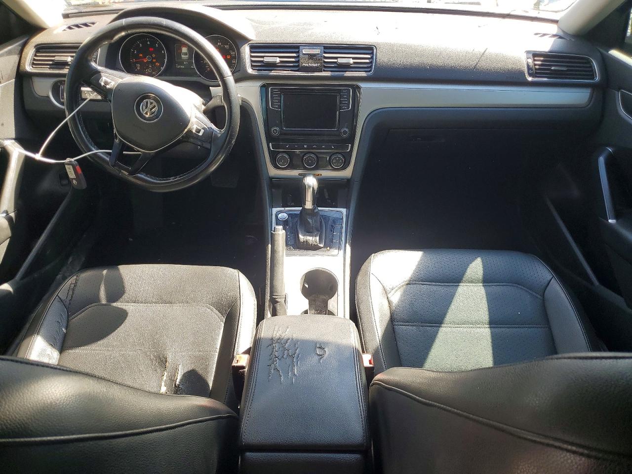 2019 Volkswagen Passat VIN 1VWLA7A38KC013394 photo 8