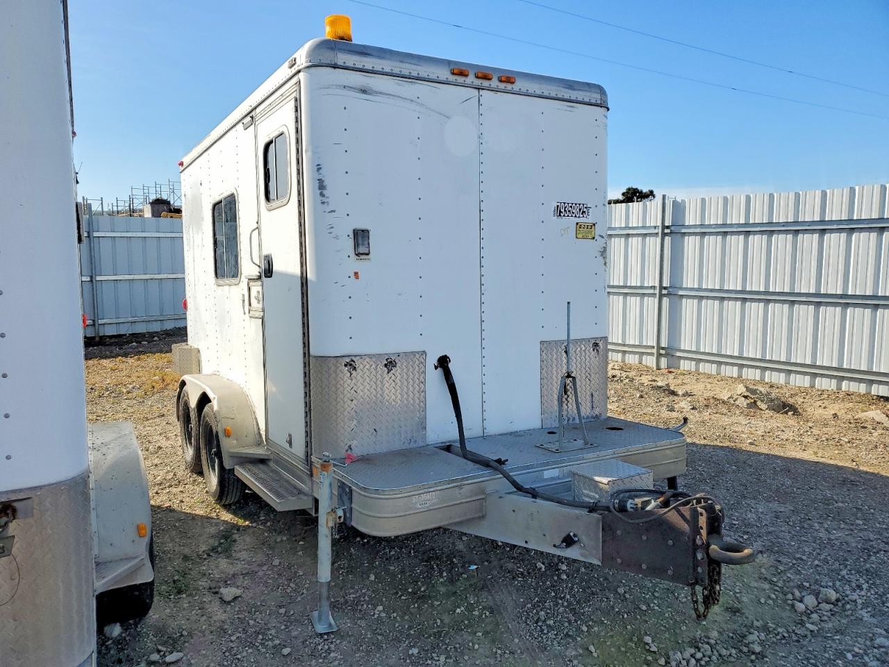 2000 PELSUE FIST 11 FIBER OPTIC SPLICING TRAILER VIN 4FGL01120YC028307 photo 1