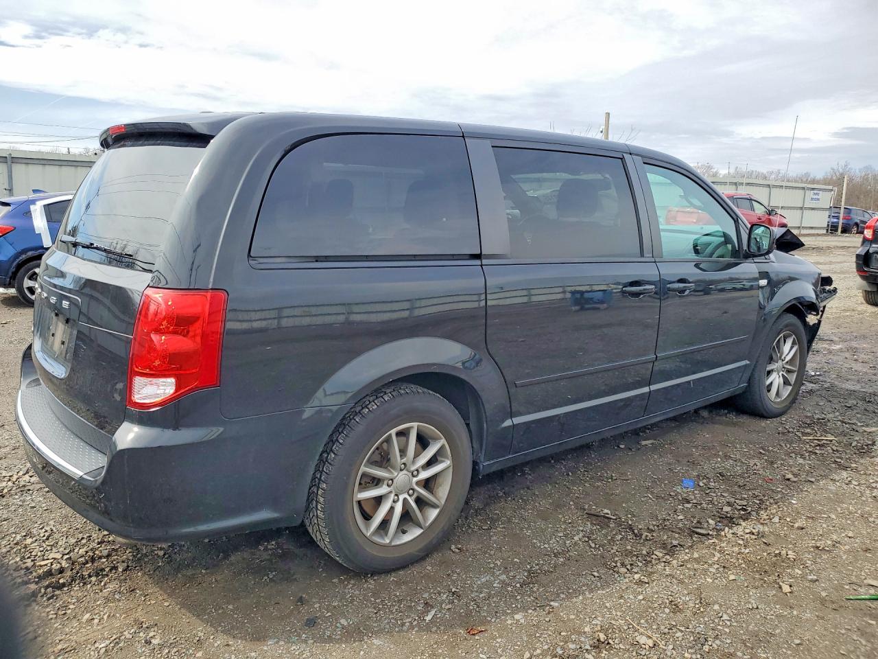 2014 Dodge Caravan VIN 2C4RDGBG4ER223055 photo 3