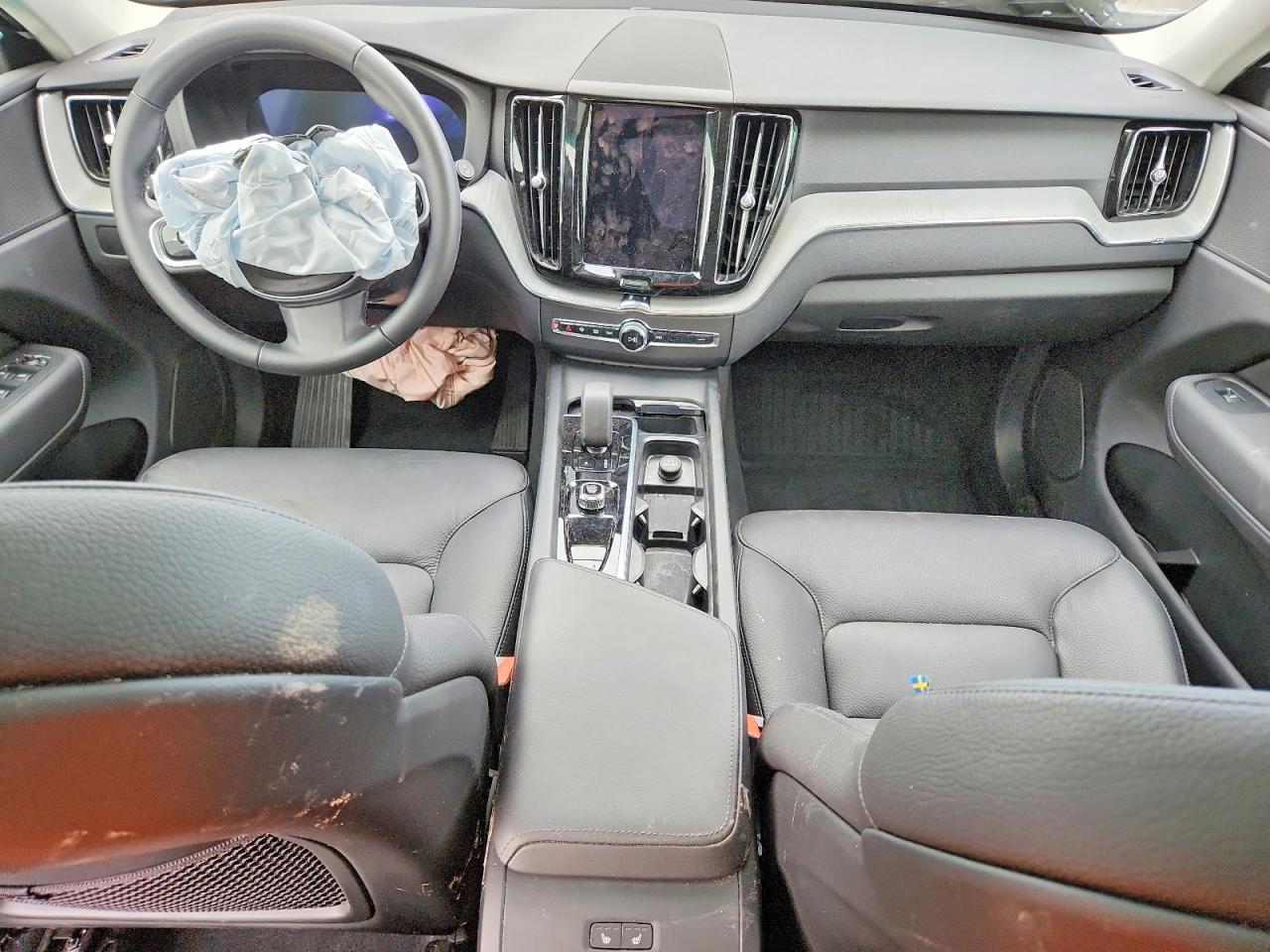 2025 Volvo Xc60 VIN YV4M12RC3S1112681 photo 8