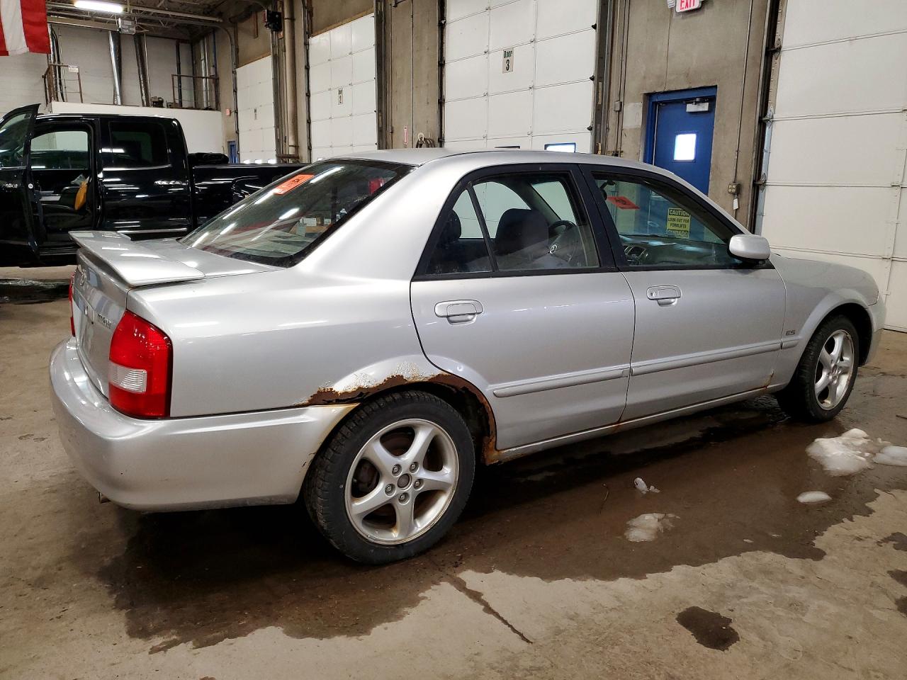 2002 Mazda Protege VIN JM1BJ226621549654 photo 3