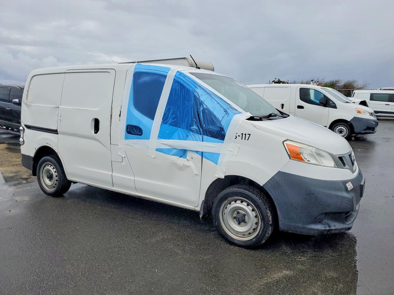 2015 Nv VIN 3N6CM0KN2FK731392 photo 4