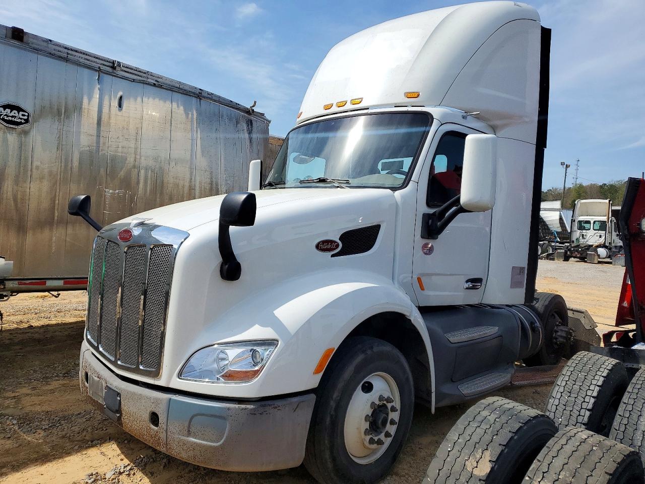 2017 PETERBILT All models VIN 1XPBA48X3HD428839 photo 2