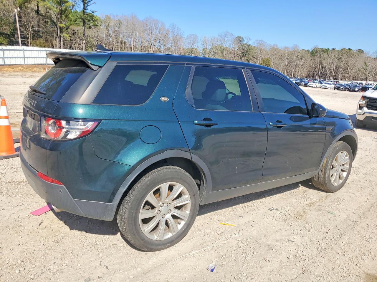 2016 Land Discovery VIN SALCP2BG7GH621724 photo 3