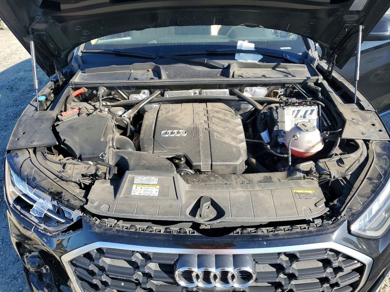 2022 Audi Q5 VIN WA1EAAFYXN2029260 photo 11