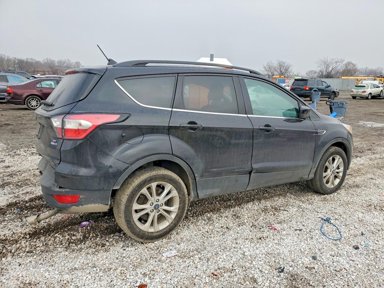 2018 Ford Escape VIN 1FMCU9GD9JUA28772 photo 3
