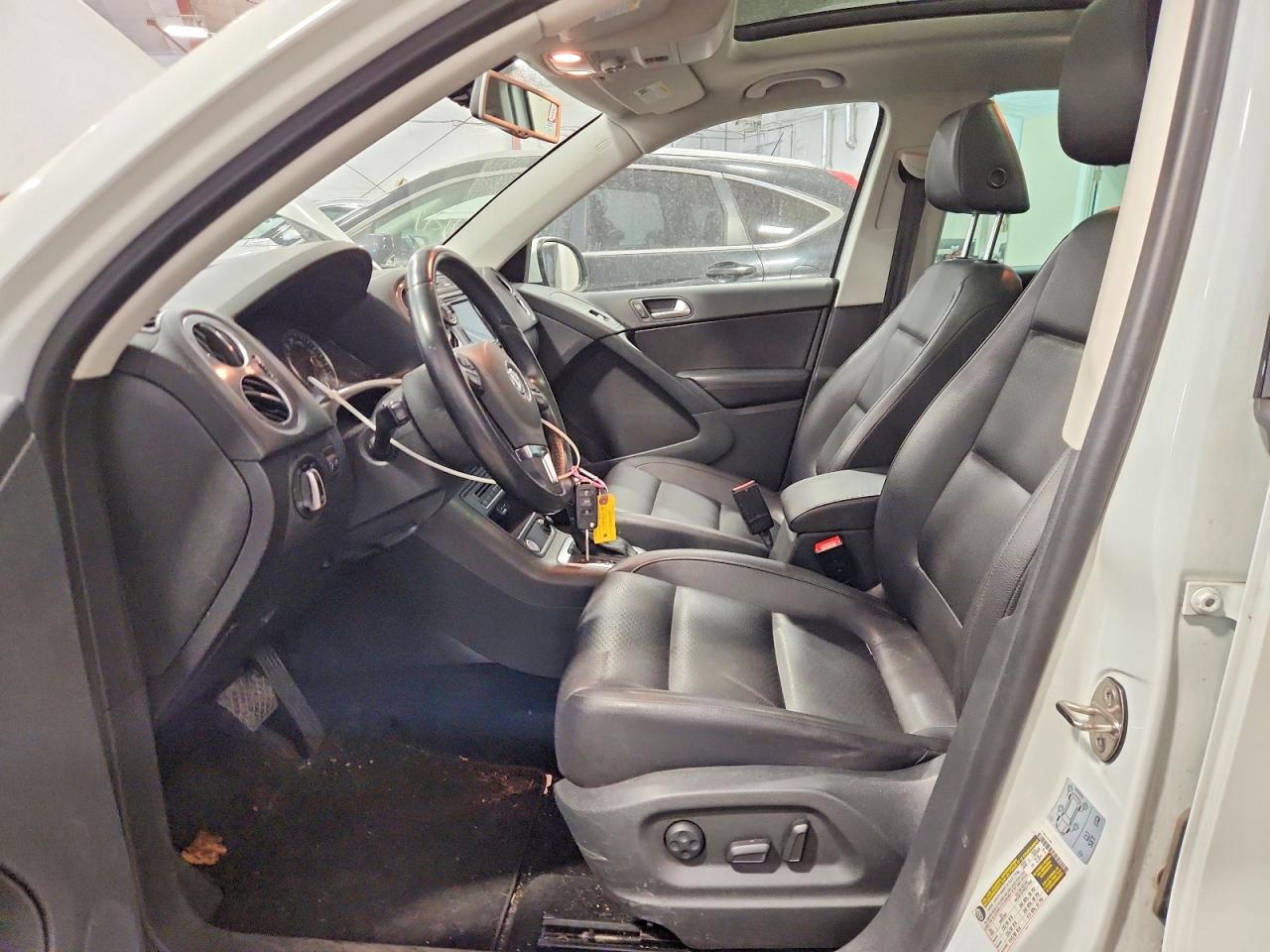 2016 Volkswagen Tiguan VIN WVGBV7AX1GW558795 photo 7