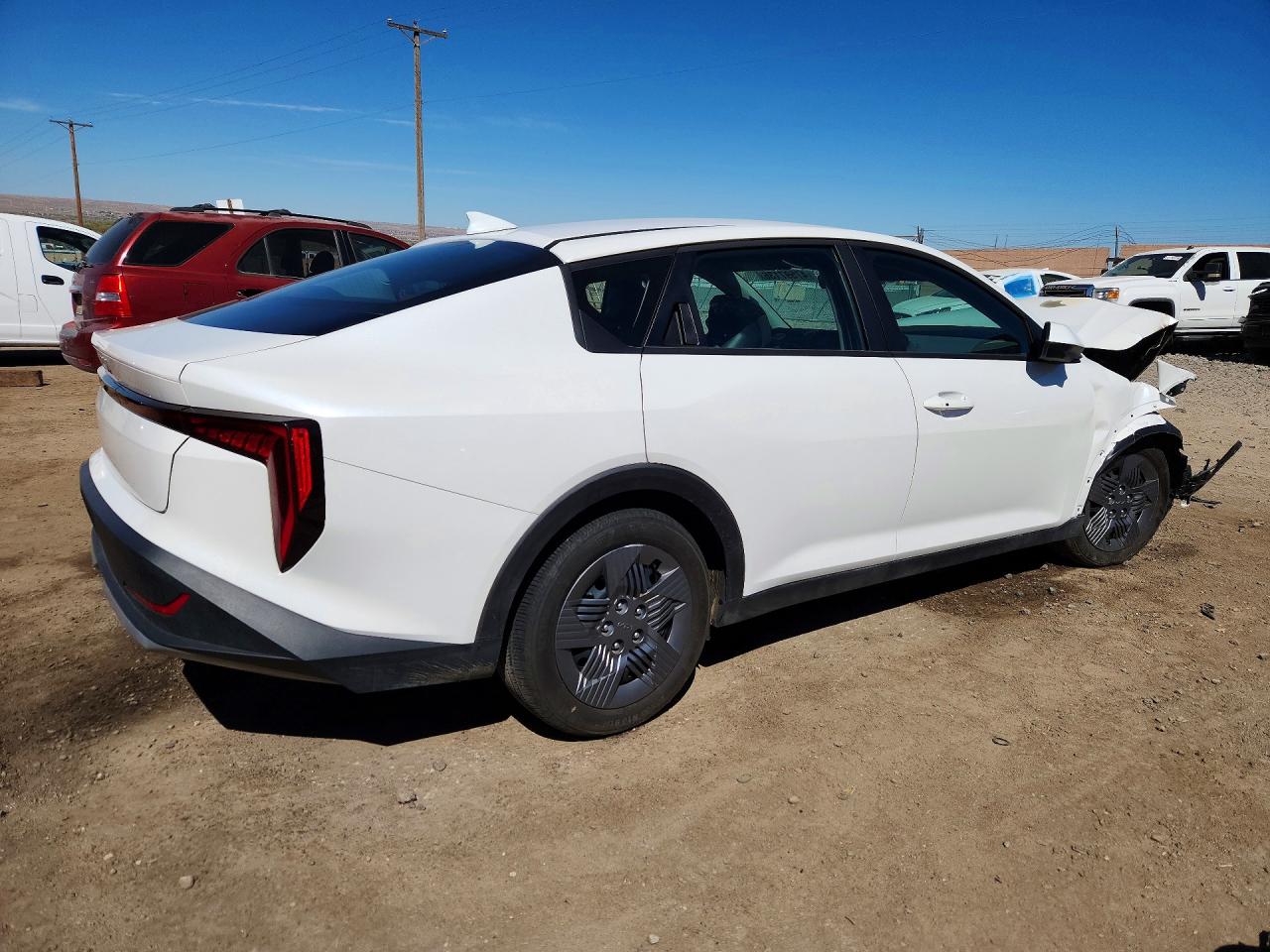 2025 Kia All other VIN 3KPFT4DE1SE200538 photo 3