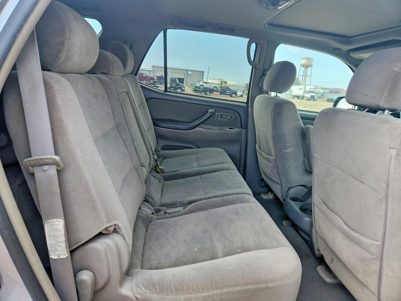 2006 Toyota Sequoia VIN 5TDBT44A56S272737 photo 11