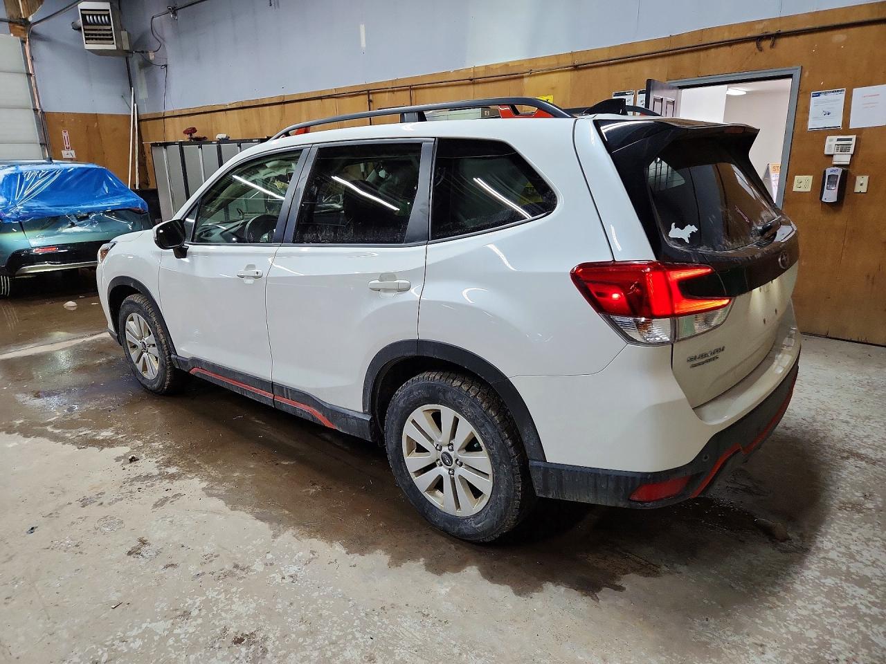 2024 Subaru Forester VIN JF2SKAGC2RH513775 photo 2