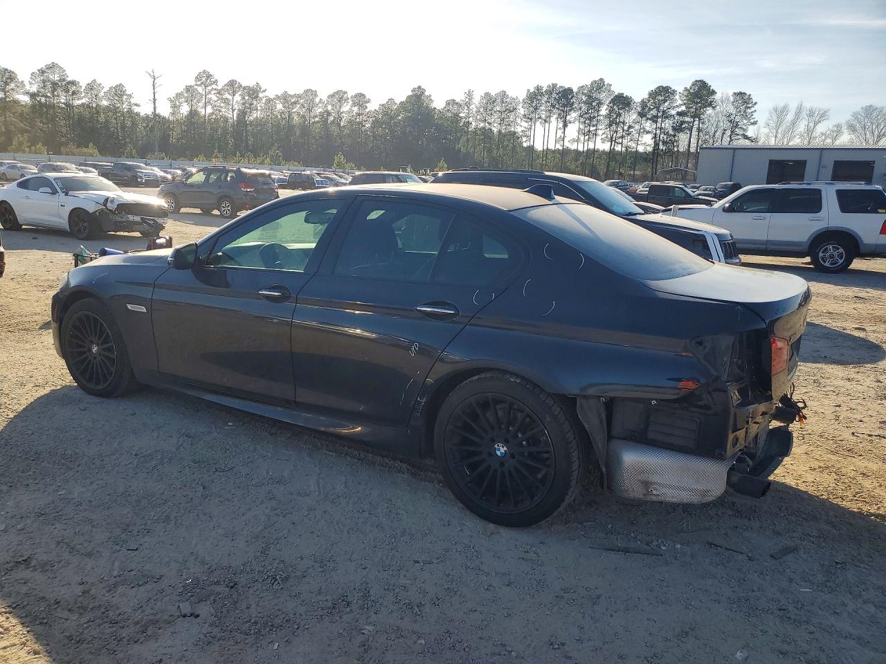 2015 BMW 5 series VIN WBA5B3C52FD545768 photo 2