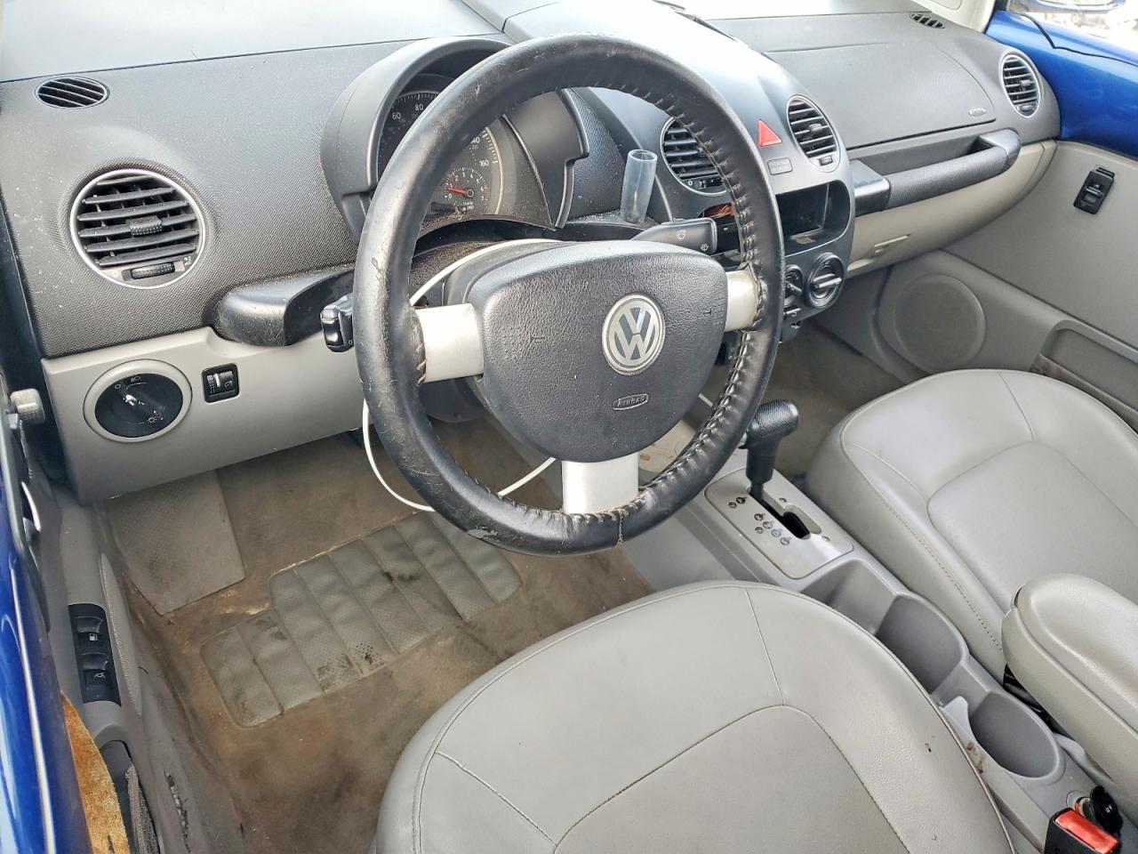 2008 VOLKSWAGEN Beetle VIN 3VWPW31C88M520976 photo 8