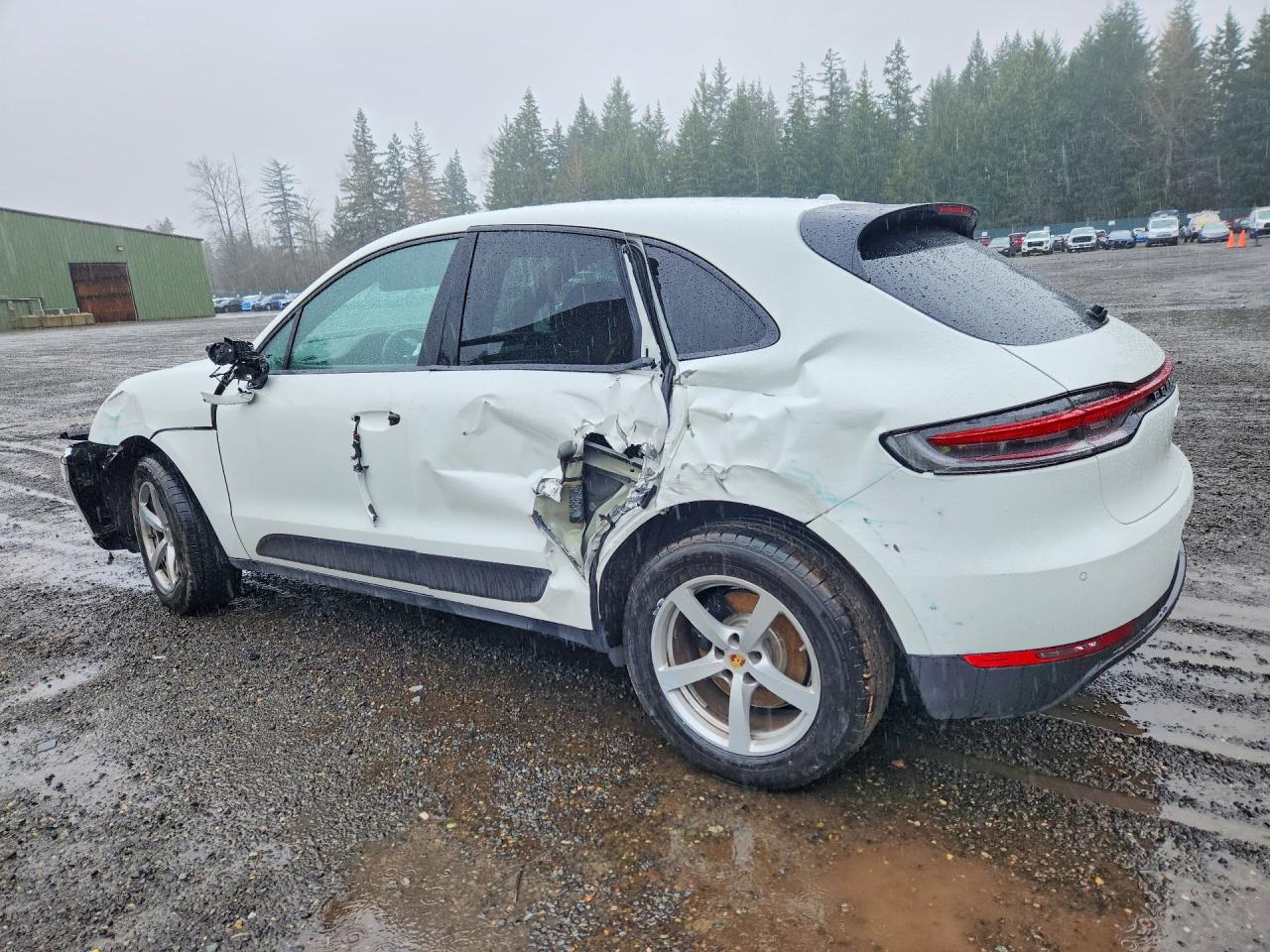 2021 Porsche Macan VIN WP1AA2A54MLB14335 photo 2