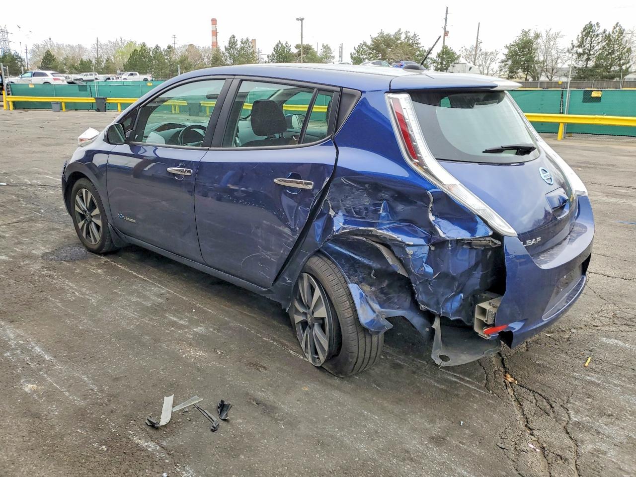 2016 NISSAN Leaf VIN 1N4BZ0CP6GC305556 photo 2