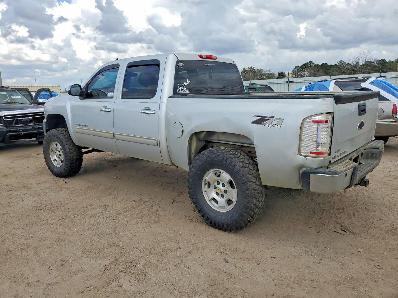 2013 CHEV All models VIN 3GCPKSE72DG175684 photo 2