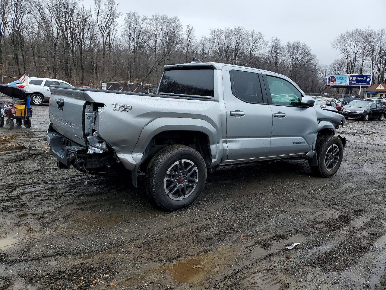 2024 Toyota Tacoma VIN 3TYLC5LNXRT004631 photo 3