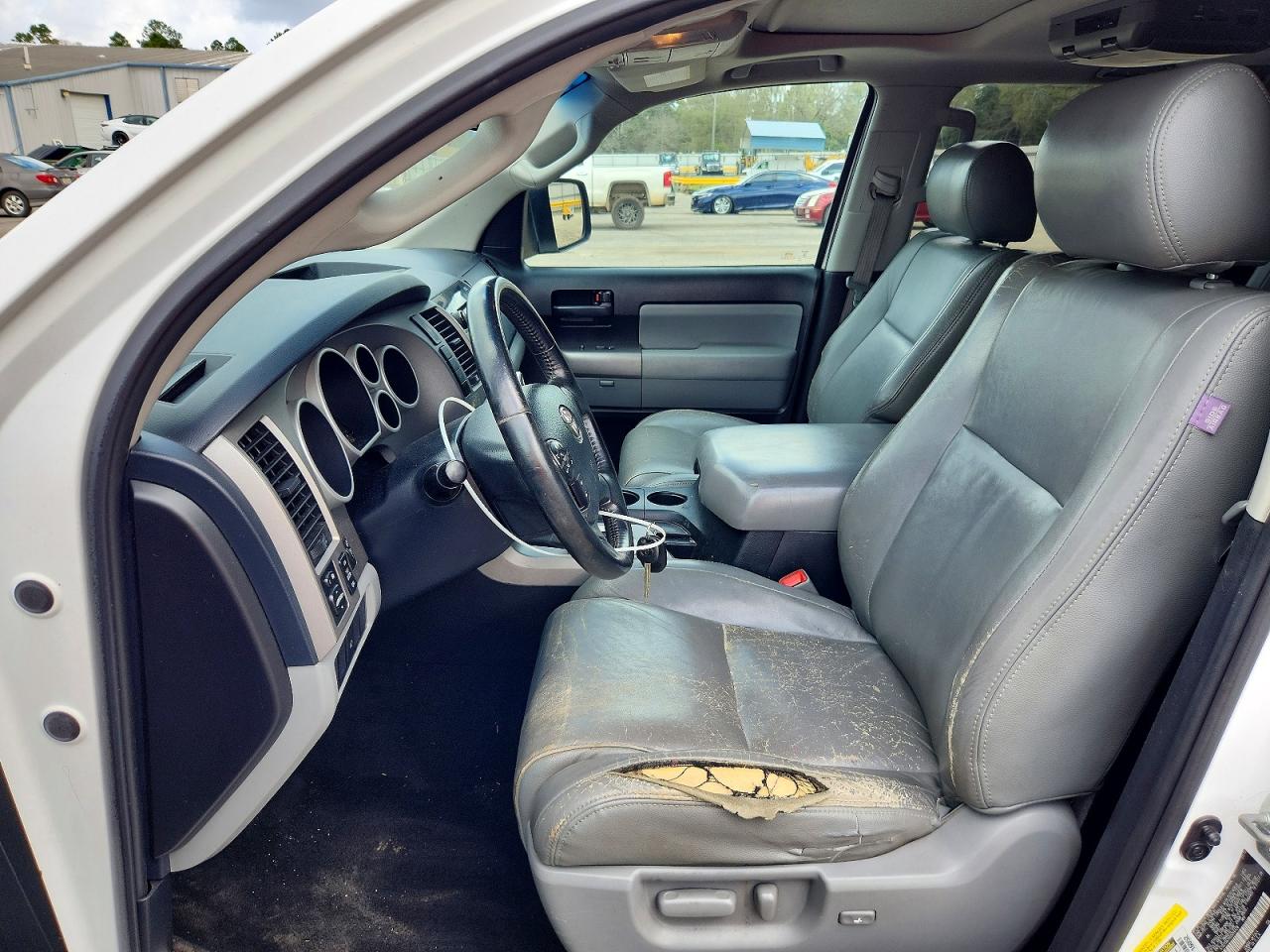 2013 Toyota Sequoia VIN 5TDZY5G14DS046428 photo 7