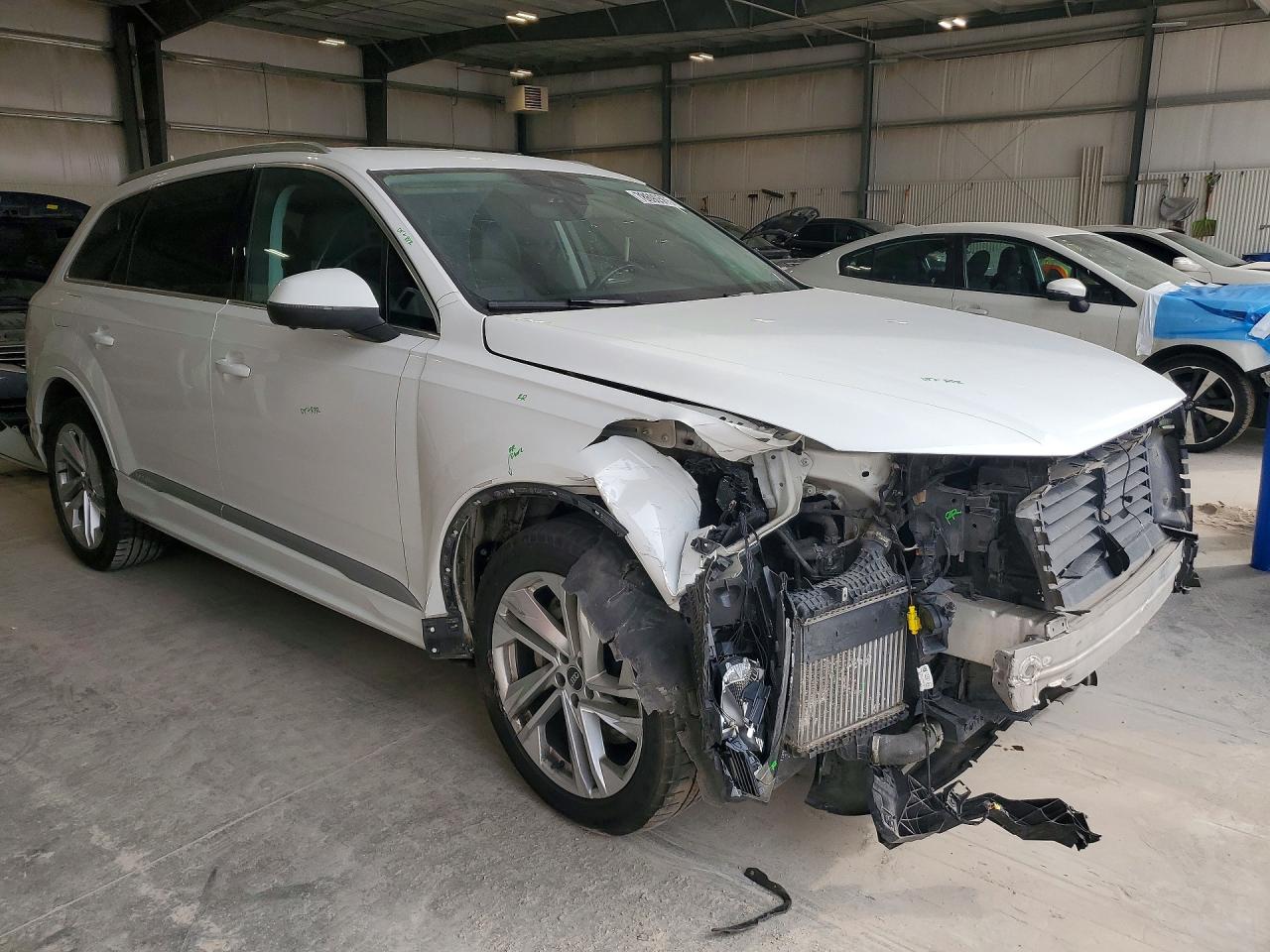 2021 Audi Q7 VIN WA1LXAF77MD021049 photo 4