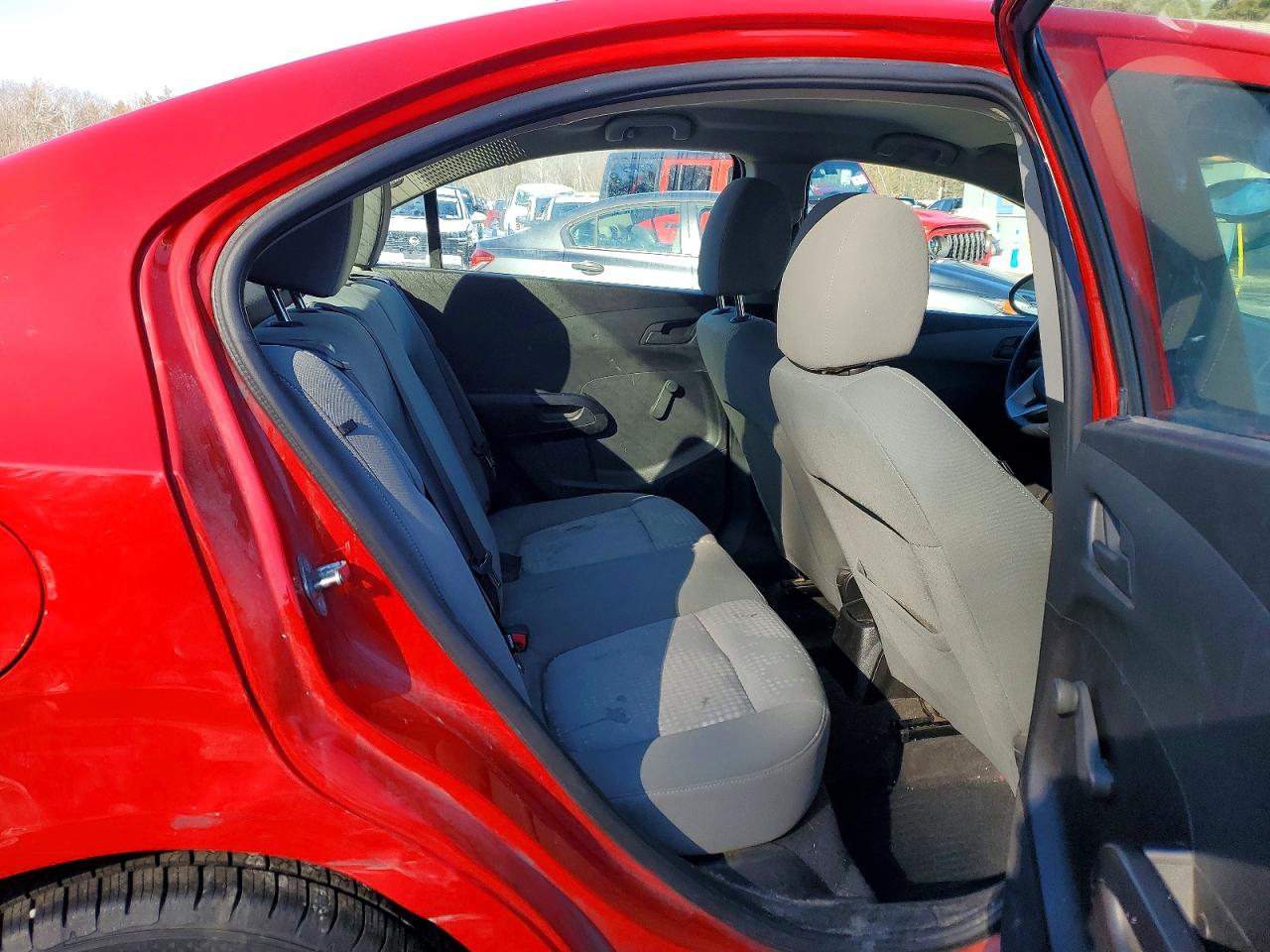 2019 Chevrolet SONIC VIN 1G1JB5SB0K4133565 photo 10