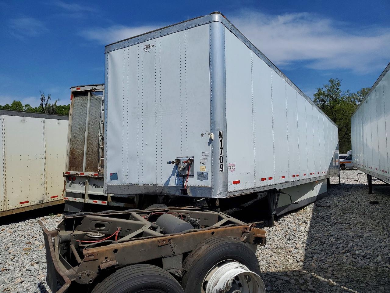 2017 WABASH All models VIN 1JJV532D3HL004506 photo 2