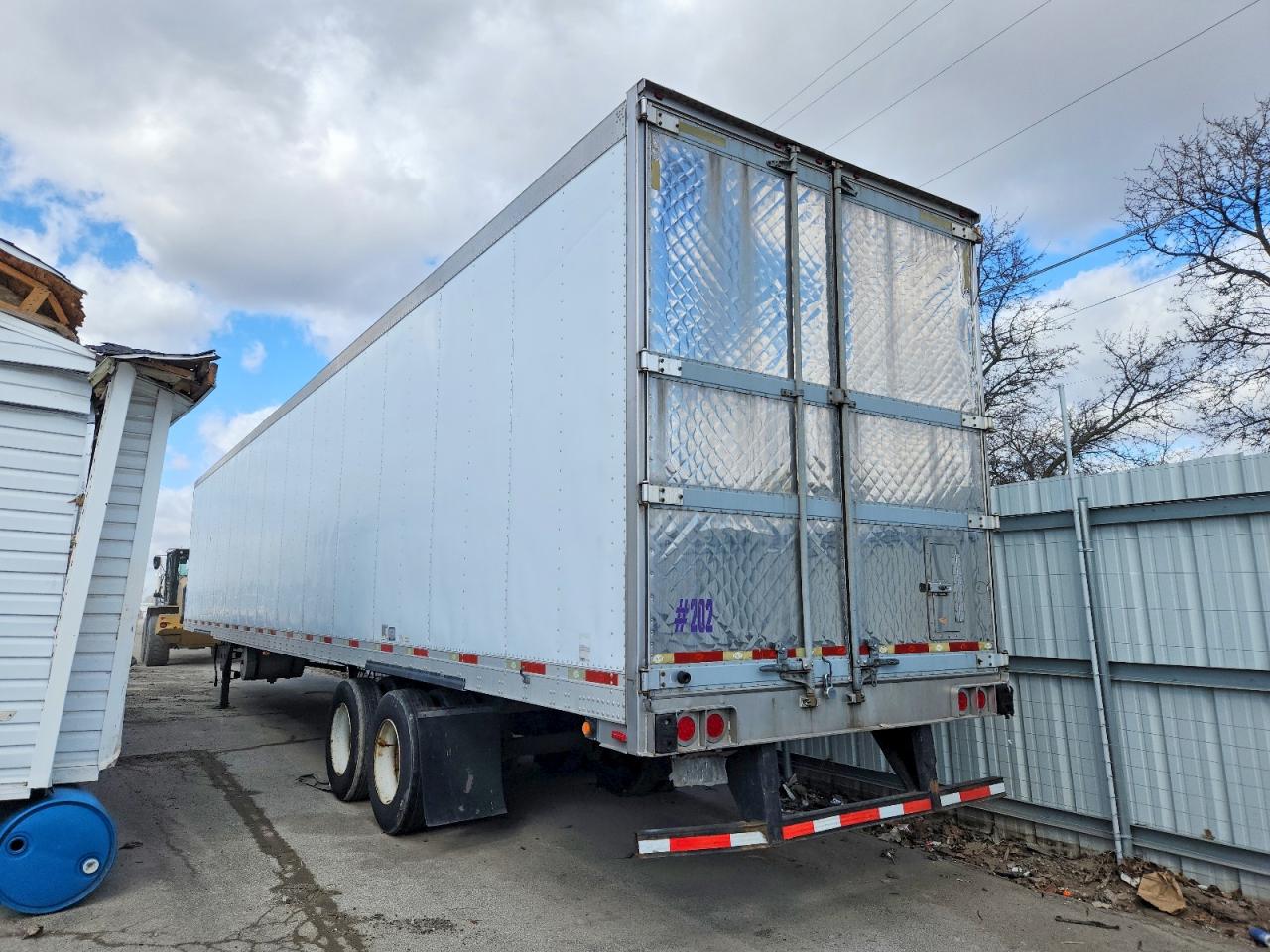 2009 UTILITY Reefer tra VIN 1UYVS25309U630204 photo 3