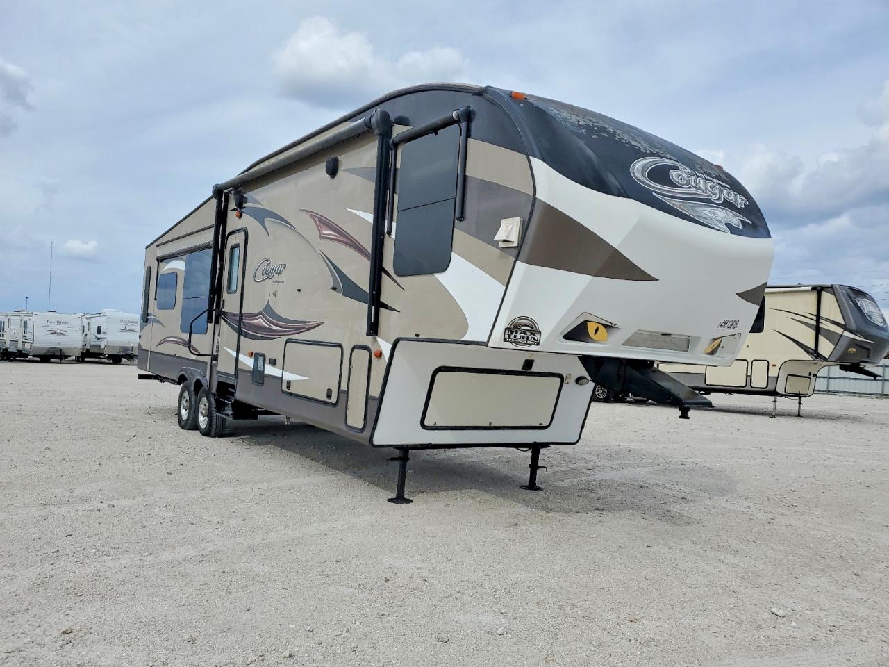 2015 KEYSTONE All models VIN 4YDF33325F2508197 photo 1