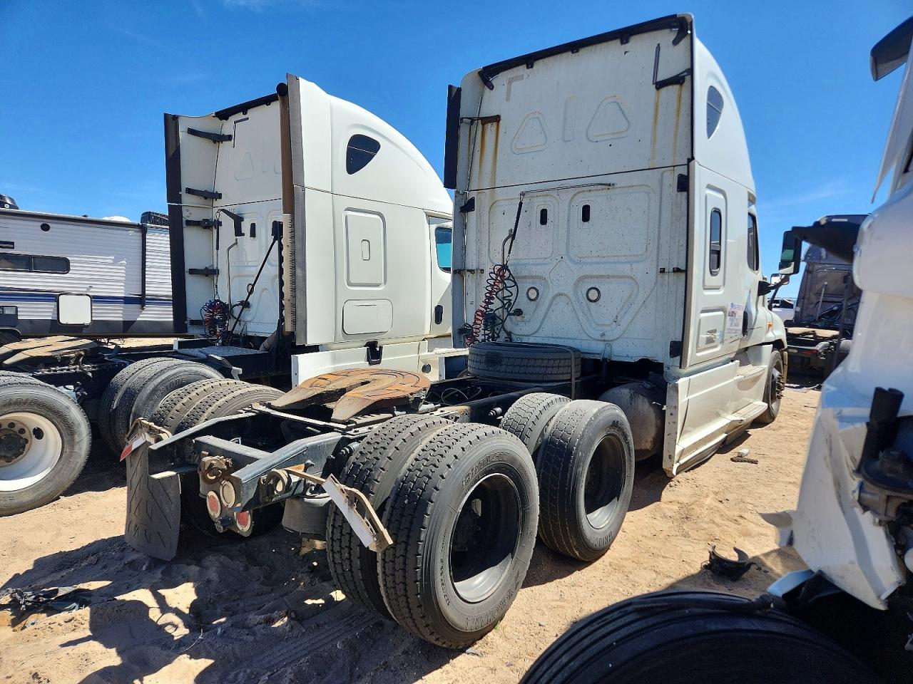 2018 FREIGHTLINER All other VIN 3AKJGLDR2JDJU7223 photo 4