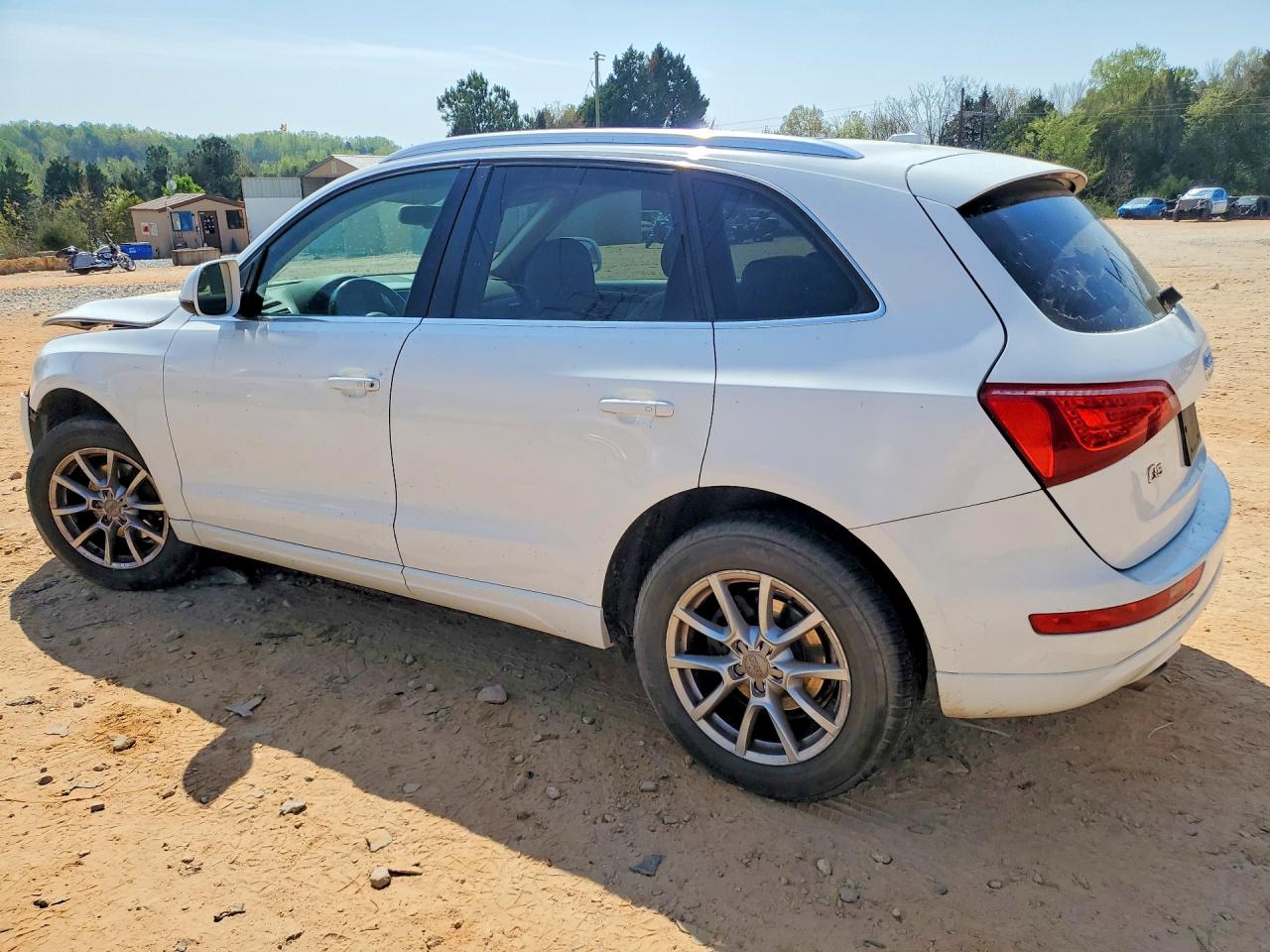 2010 Audi Q5 VIN WA1LKAFP1AA022581 photo 2