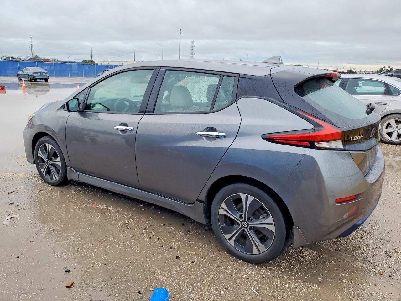 2021 Nissan Leaf VIN 1N4BZ1DVXMC550200 photo 2