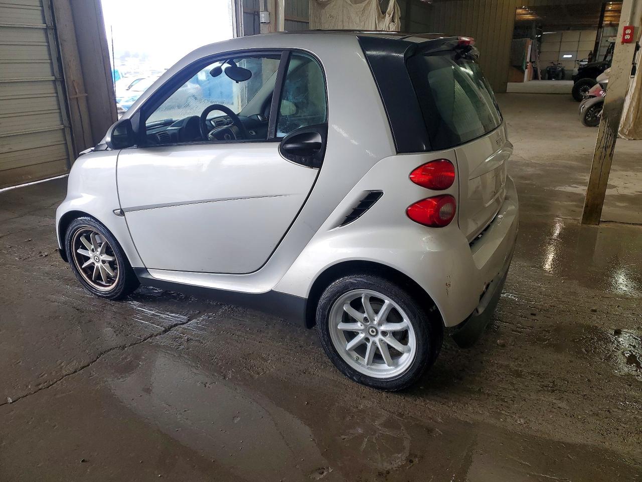 2008 Smart Fortwo VIN WMEEJ31X38K150752 photo 2