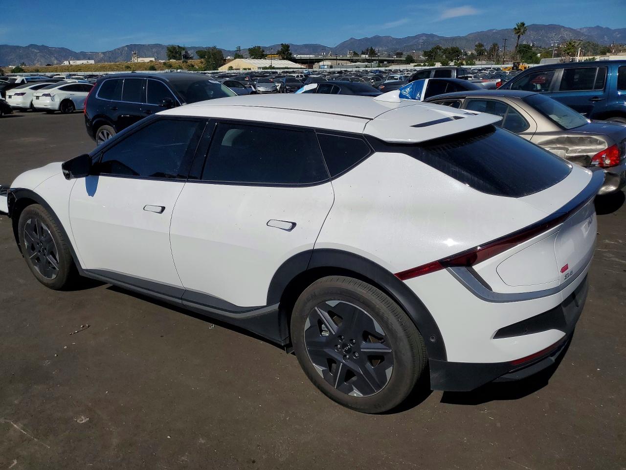 2025 Kia All other VIN 5XYC34JA7SG006653 photo 2