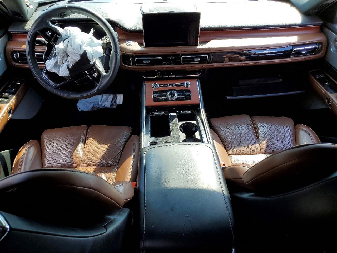 2022 Lincoln Aviator VIN 5LM5J7XC5NGL07909 photo 8