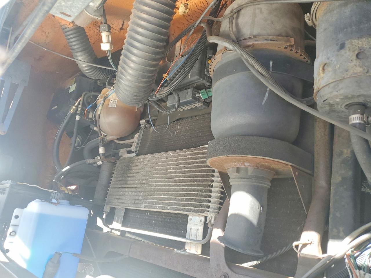2004 Ford F550 VIN 1F6NF53SX40A11823 photo 7