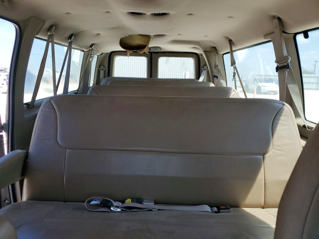 2001 Ford Econoline VIN 1FBSS31S61HA19390 photo 10